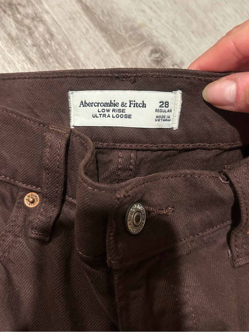 Abercrombie Low Rise Ultra Loose Brown Jeans size 28 - Picture 8 of 8